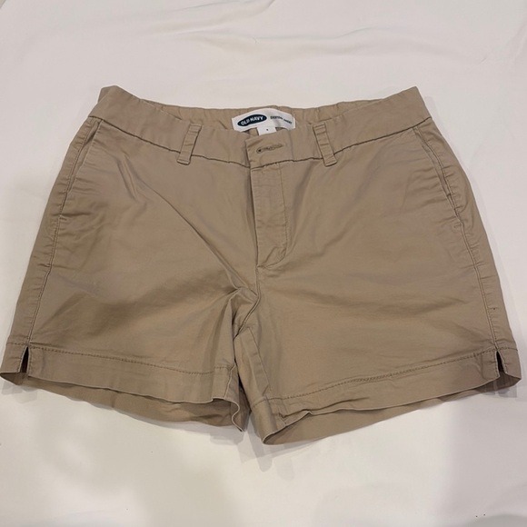 Old Navy Women's Tan Shorts - Picture 1 of 3